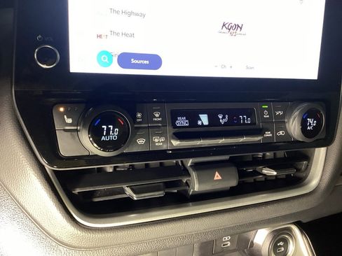 Used 2024 Toyota Grand Highlander XLE image 13