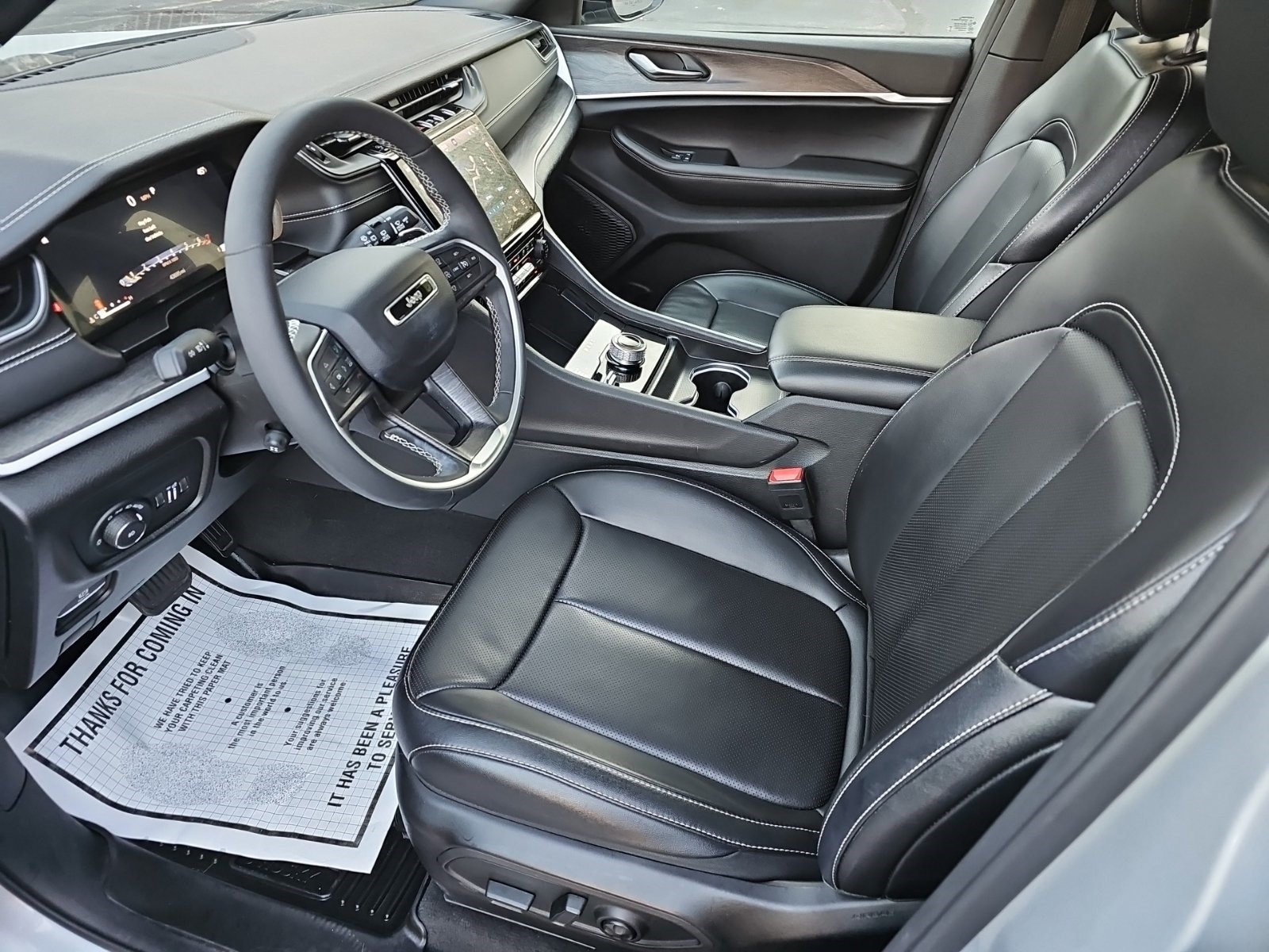 Used 2024 Jeep Grand Cherokee L Limited w/ Luxury Tech Group II AWD/4WD image 18