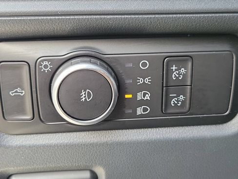 Used 2024 Ford F150 XLT w/ XLT Black Appearance Package RWD image 18