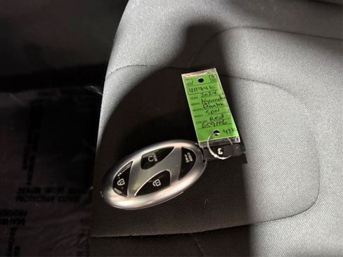 Used 2024 Hyundai Elantra SEL FWD image 29