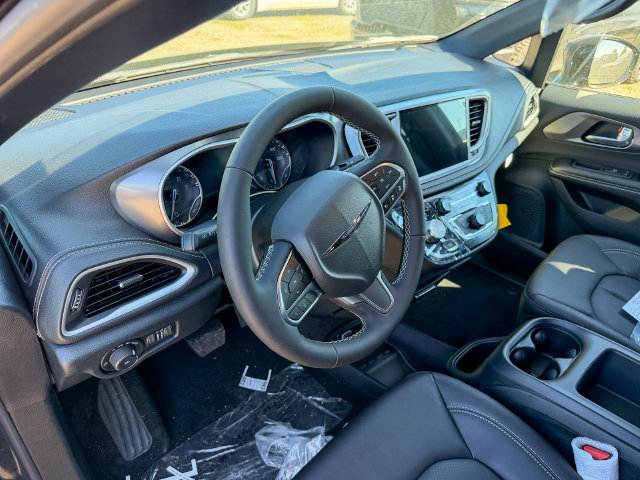 New 2026 Chrysler Pacifica Select FWD image 11