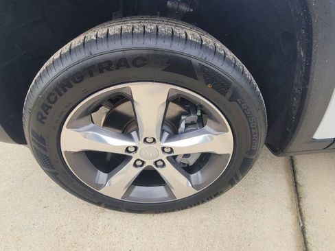 Used 2022 Jeep Grand Cherokee L Limited RWD image 28