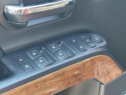 Used 2018 Chevrolet Silverado 1500 High Country AWD/4WD image 16