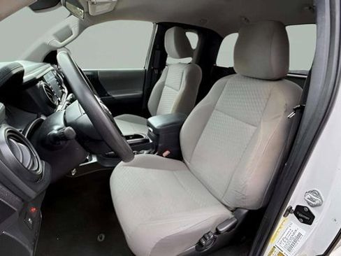 Used 2022 Toyota Tacoma SR image 16