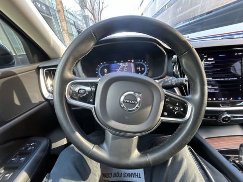 Used 2023 Volvo V60 B5 Cross Country Plus image 14