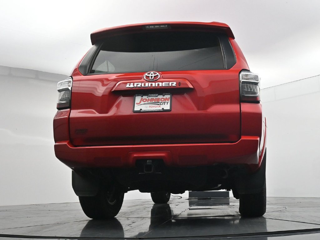 Used 2024 Toyota 4Runner SR5 AWD/4WD image 34