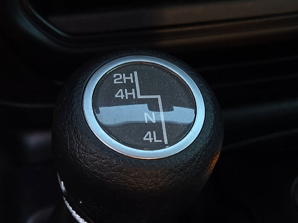 Used 2020 Jeep Wrangler Unlimited Sahara AWD/4WD image 14