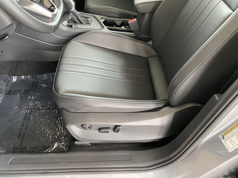 Certified 2023 Volkswagen Tiguan SE w/ Panoramic Sunroof Package FWD image 13