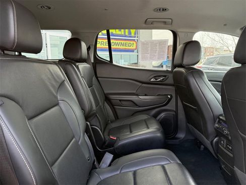 Used 2023 GMC Acadia SLT image 9