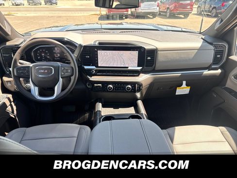 New 2026 GMC Sierra 3500 SLT w/ SLT Premium Package AWD/4WD image 9