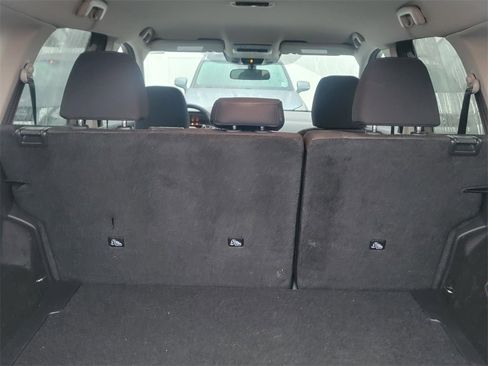 Certified 2025 Nissan Rogue SV image 5