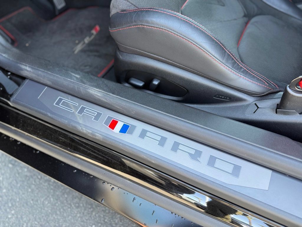 Used 2020 Chevrolet Camaro ZL1 RWD image 13