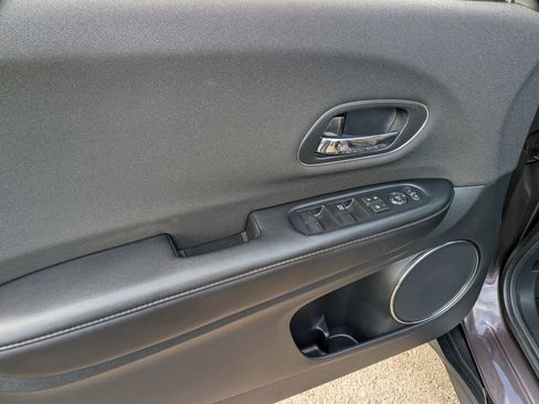 Used 2020 Honda HR-V EX image 8