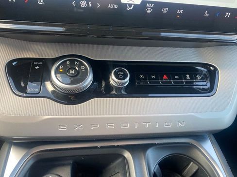 Used 2025 Ford Expedition Active image 22