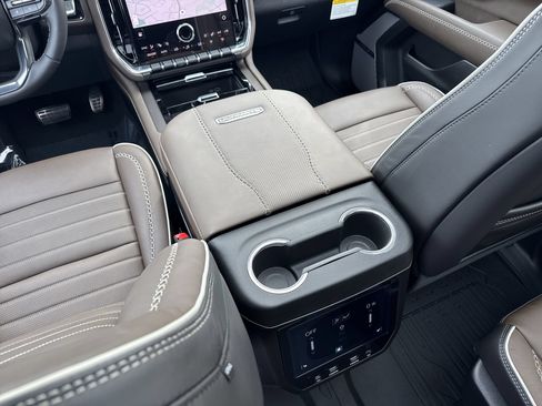 New 2026 GMC Yukon XL Denali Ultimate w/ LPO, Floor Liner Package AWD/4WD image 23