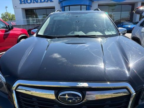 Used 2019 Subaru Forester Touring AWD/4WD image 2