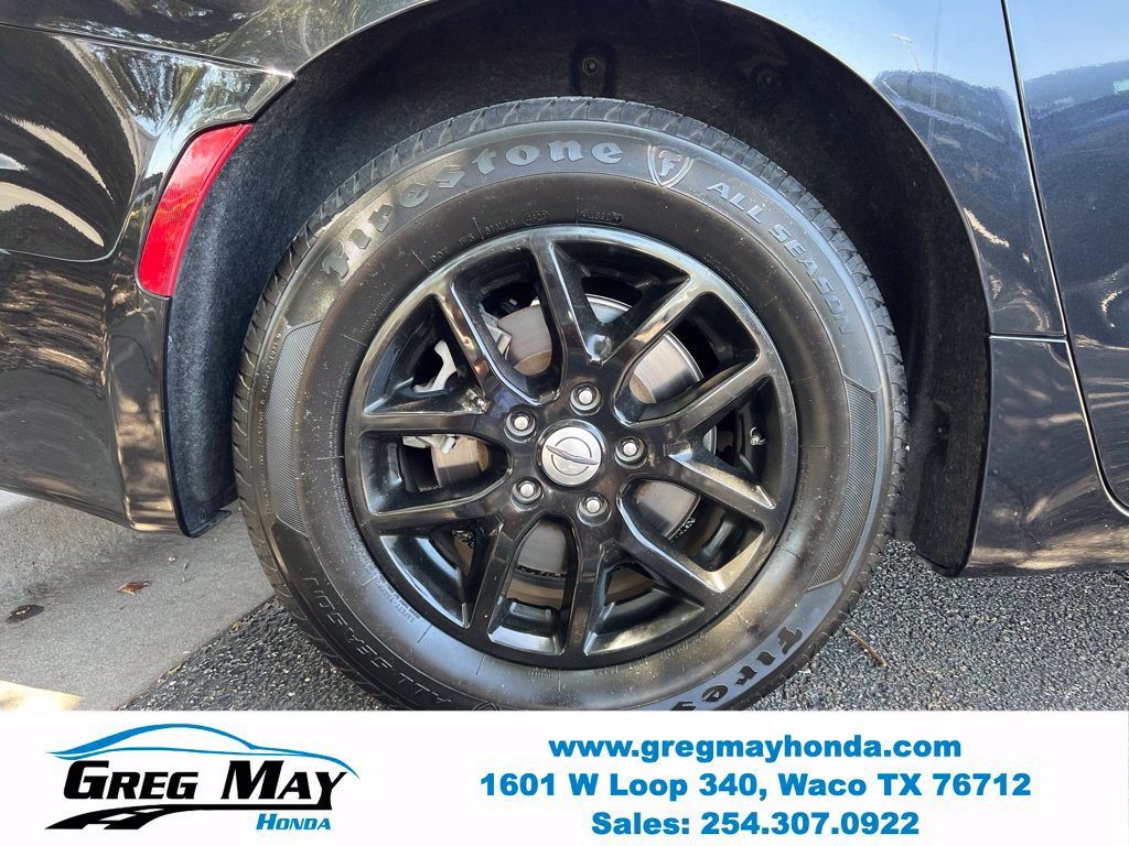 Used 2022 Chrysler Pacifica Touring-L FWD image 10