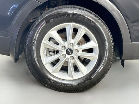 Used 2020 Kia Sorento L FWD image 33