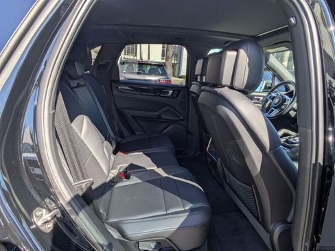 Used 2023 Porsche Cayenne image 28