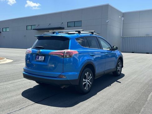 Used 2016 Toyota RAV4 LE FWD image 25