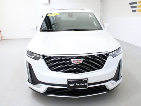 Used 2025 Cadillac XT6 Premium Luxury AWD/4WD image 2