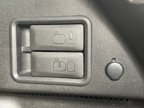 Certified 2018 Chevrolet Equinox LT image 19