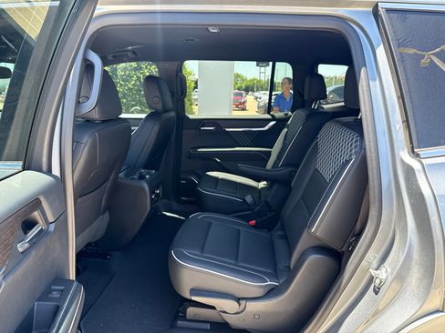Used 2024 GMC Acadia Denali FWD image 11