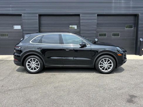Certified 2024 Porsche Cayenne image 11