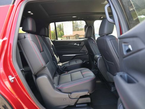 Used 2026 Chevrolet Traverse RS w/ LPO, Floor Liner Package AWD/4WD image 13