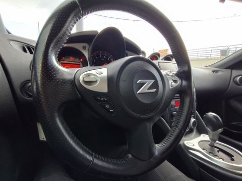 Used 2015 Nissan 370Z Coupe image 18