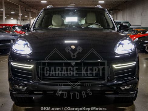 Used 2016 Porsche Cayenne Turbo image 20