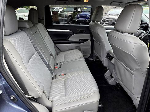 Used 2019 Toyota Highlander Plus image 16