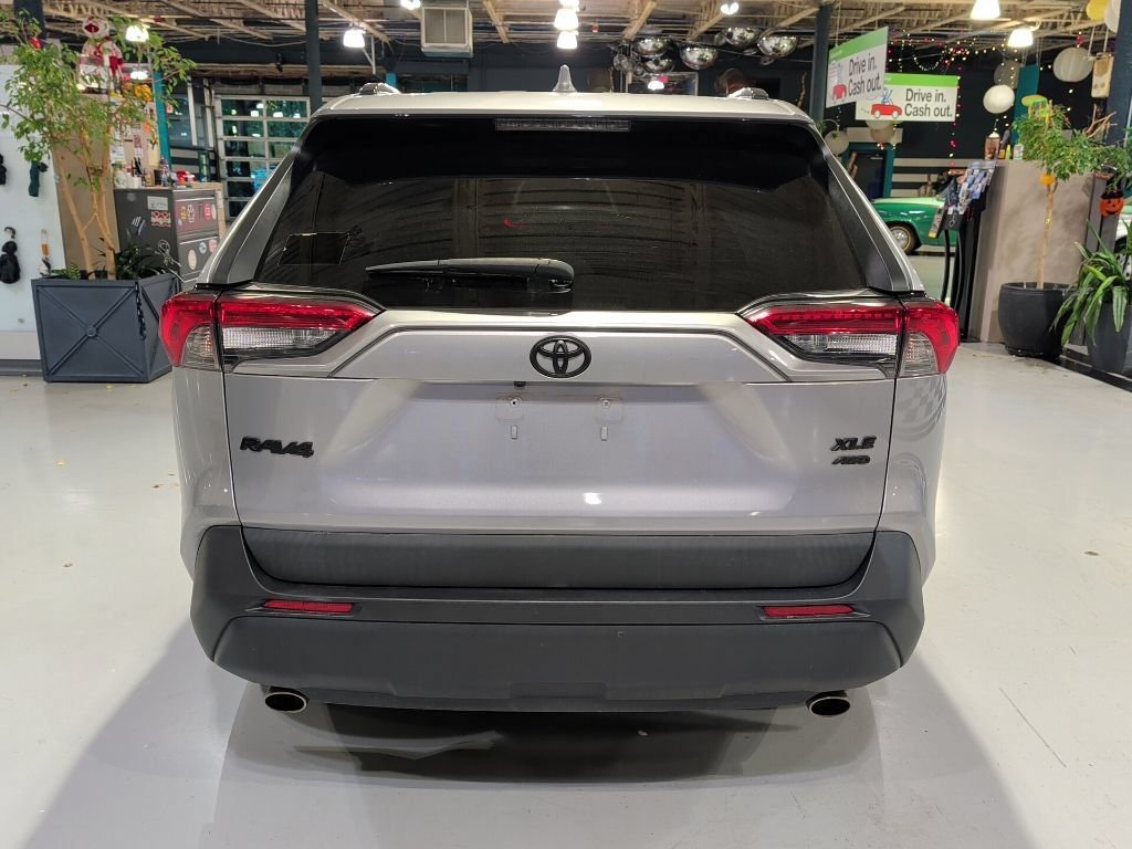 Used 2020 Toyota RAV4 XLE AWD/4WD image 8