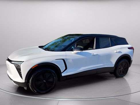 New 2025 Chevrolet Blazer EV LT w/ Midnight/Sport Edition AWD/4WD image 2