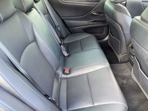 Used 2019 Lexus ES 350 350 F Sport w/ Accessory Package 2 image 12