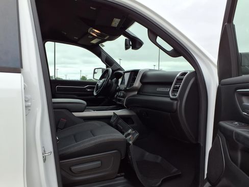 Used 2019 RAM 1500 Big Horn AWD/4WD image 19