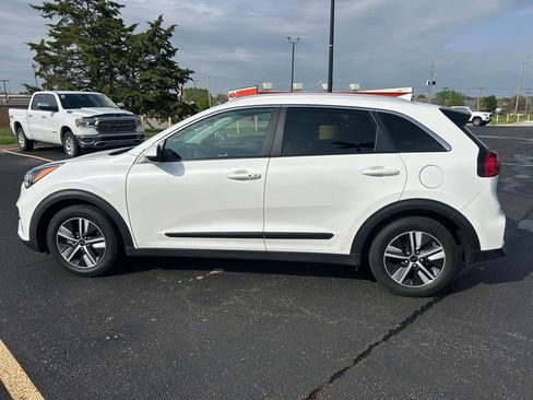Used 2020 Kia Niro LXS image 6