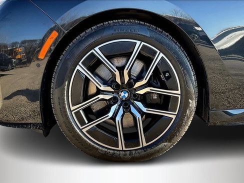 Used 2023 BMW 760i xDrive w/ Executive Package image 27