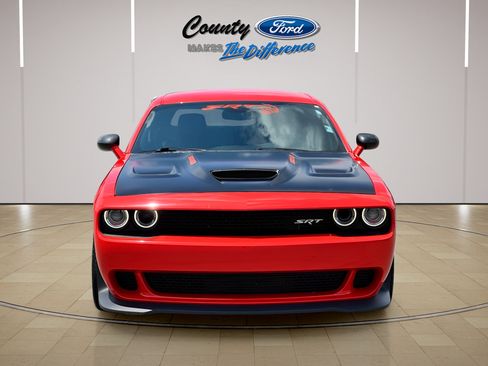 Used 2016 Dodge Challenger SRT Hellcat RWD image 5