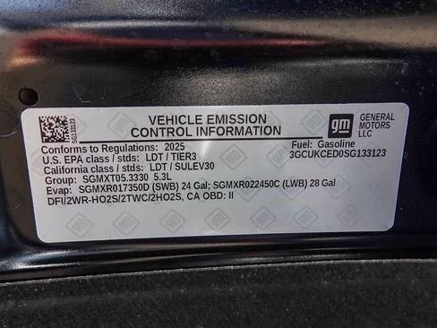 Used 2025 Chevrolet Silverado 1500 Custom Trail Boss w/ Dark Appearance Package image 27