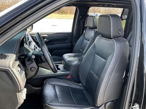 Used 2022 GMC Yukon XL SLT w/ SLT Premium Package image 21