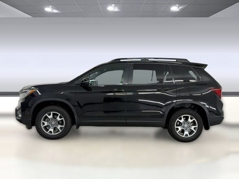 Used 2023 Honda Passport TrailSport image 2