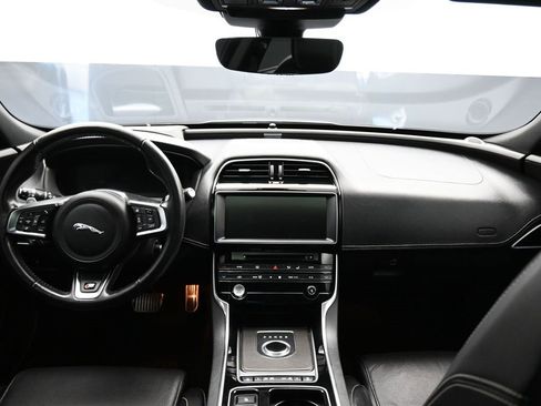 Used 2019 Jaguar XE S image 36