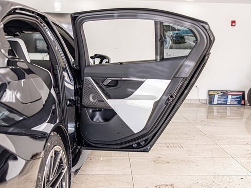 Used 2025 BMW M5 w/ Carbon Package image 39