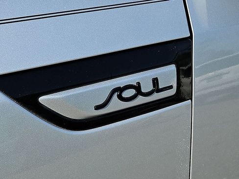Used 2017 Kia Soul FWD image 33