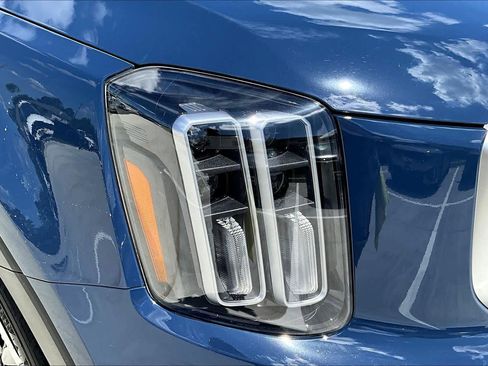 Used 2025 Kia Telluride S image 26