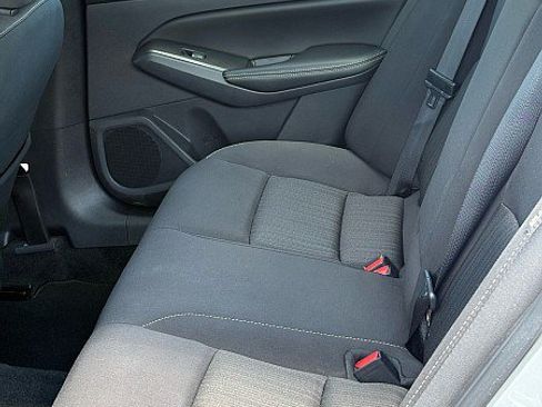 Used 2025 Nissan Altima 2.5 SV FWD image 10