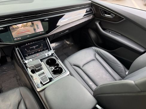 Used 2021 Audi Q8 Premium image 42
