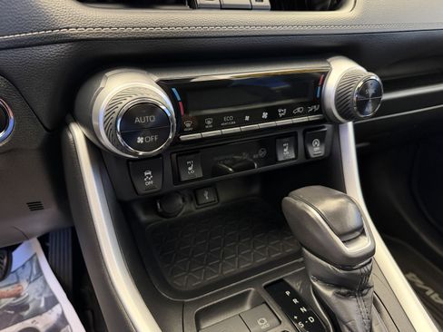 Used 2020 Toyota RAV4 XLE Premium AWD/4WD image 21
