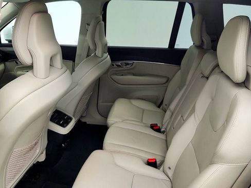 Used 2020 Volvo XC90 T5 Momentum image 22